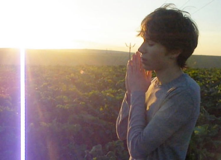 never too fly to pray.🙏🏾