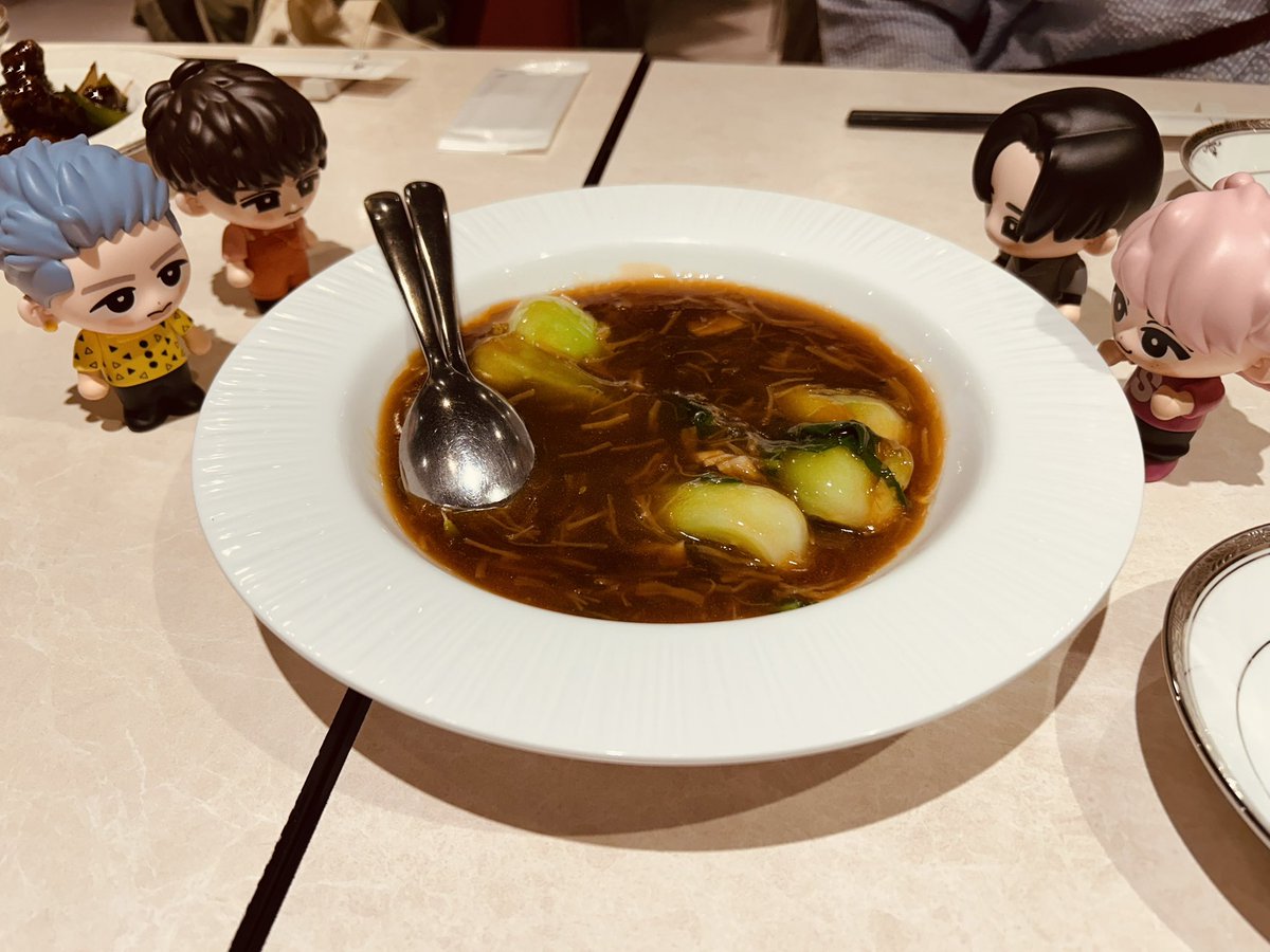 SnowDream_Noa's tweet photo. 昨日は久しぶりにイツメン🩷💛🖤とご飯行ってきた！！ https://t.co/fWn4IQy3vw