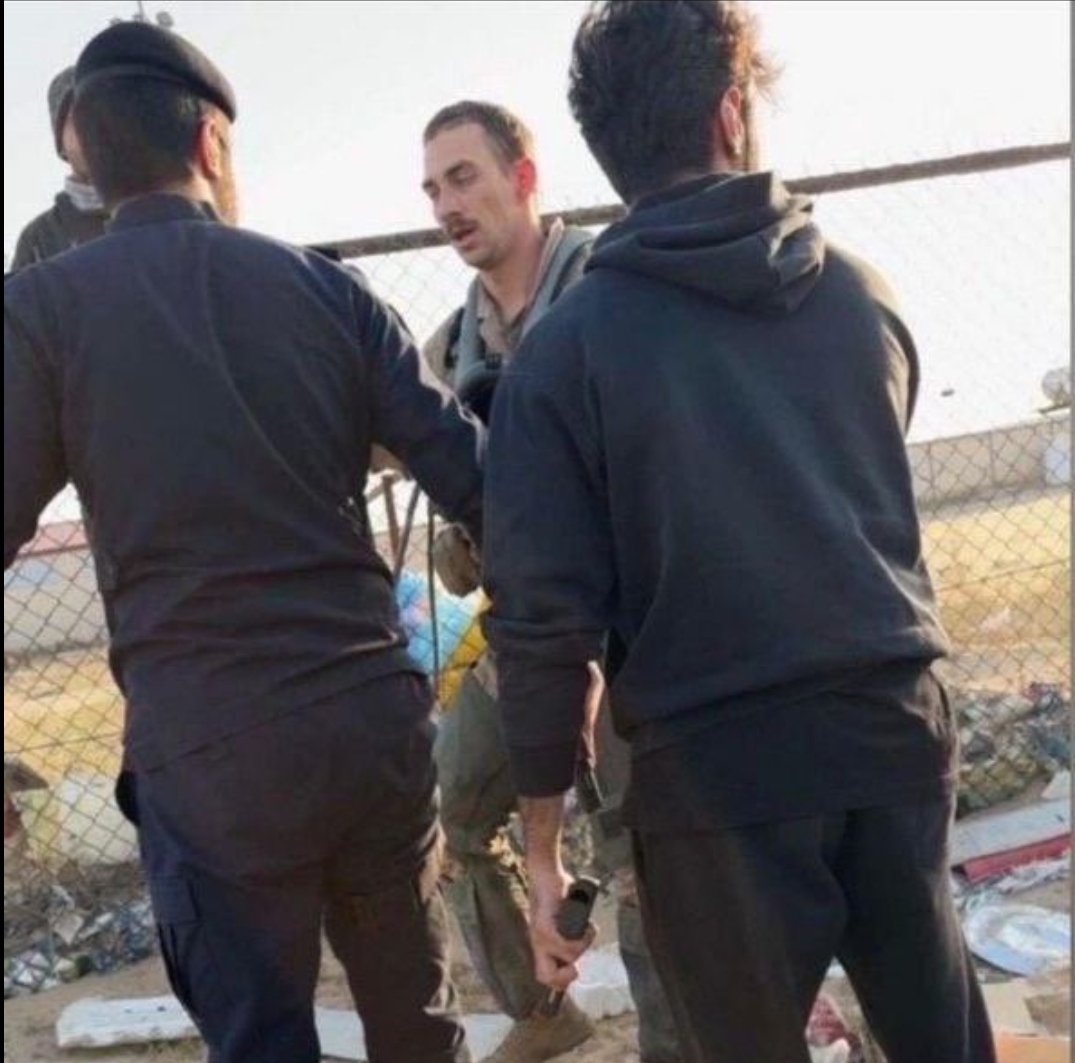 priyanshu__63's tweet image. Kuwait में अमेरिकी का F-15 फाइटर जेट क्रैश हुआ। पायलट ने कूदकर जान बचाई 🚨

कुल मिलाकर Iran के साथ चल रहे युद्ध में USA और Israel का भी जमकर नुकसान हो रहा है। अमेरिका ने ईरान को फिलिस्तीन समझने की भूल कर दी है....!!

#WorldWar3 #IranWar