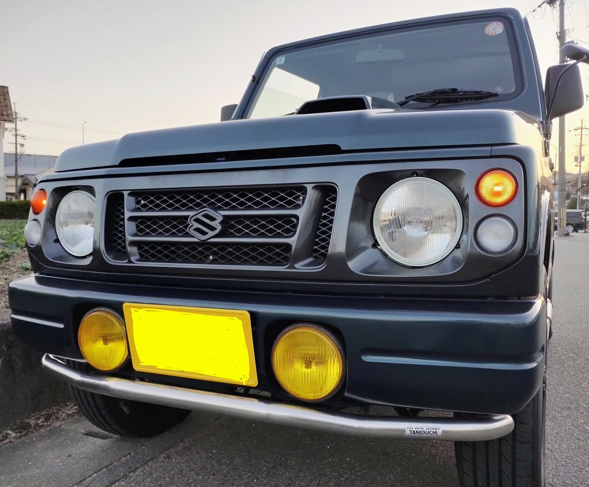 車屋さんつぶやき、LEDヘッドライト交換の高額さに共感の嵐