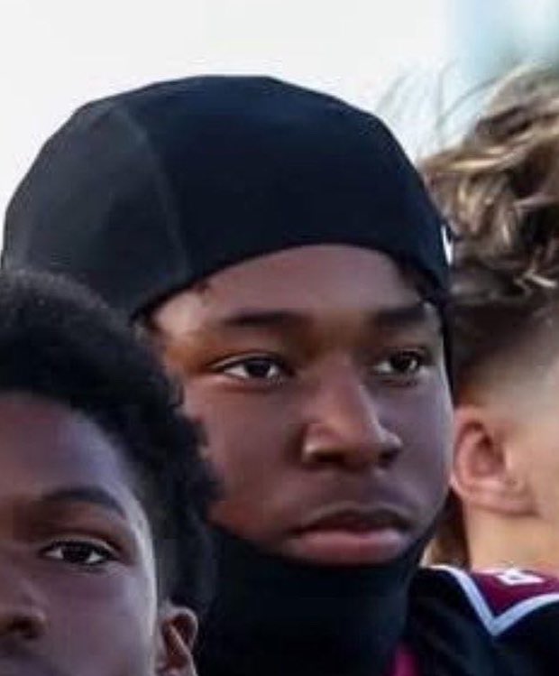 milesmorales86's tweet photo. Fans are speculating that this man is apart of the LGBTQ community after being seen with popular gay influencer James Charles 🏳️‍🌈 https://t.co/dfgwn1nn9w
