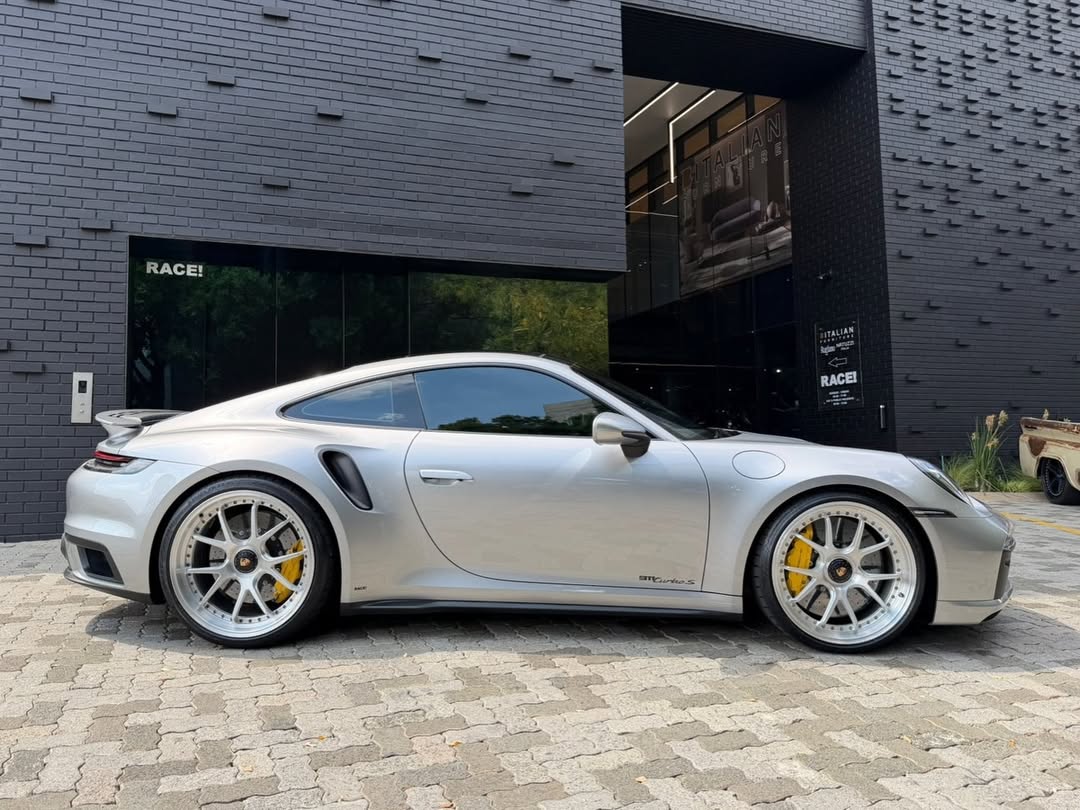 RACE! SOUTH AFRICA tweet media