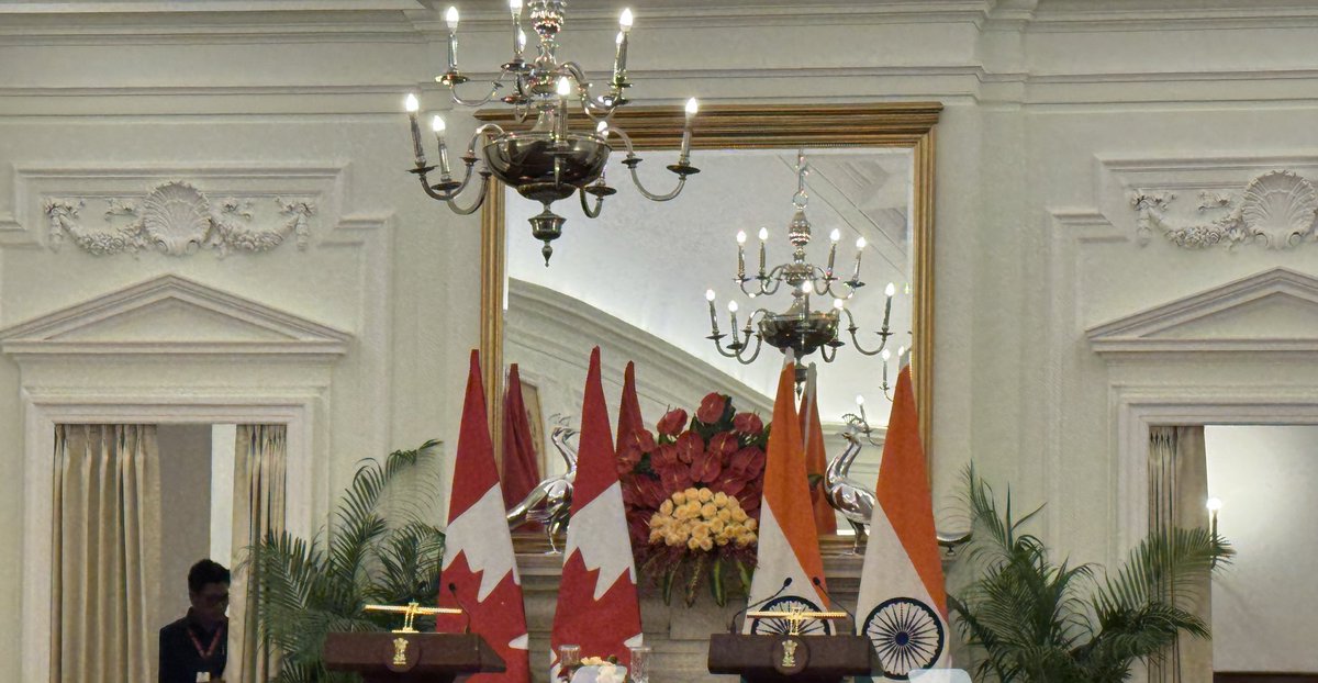 The two Prime Ministers will hold delegation-level talks at Hyderabad House. Both leaders will review the progress achieved till date across diverse areas of the India – Canada Strategic Partnership
<a href="/Canada/">Canada</a> <a href="/PMOIndia/">PMO India</a>