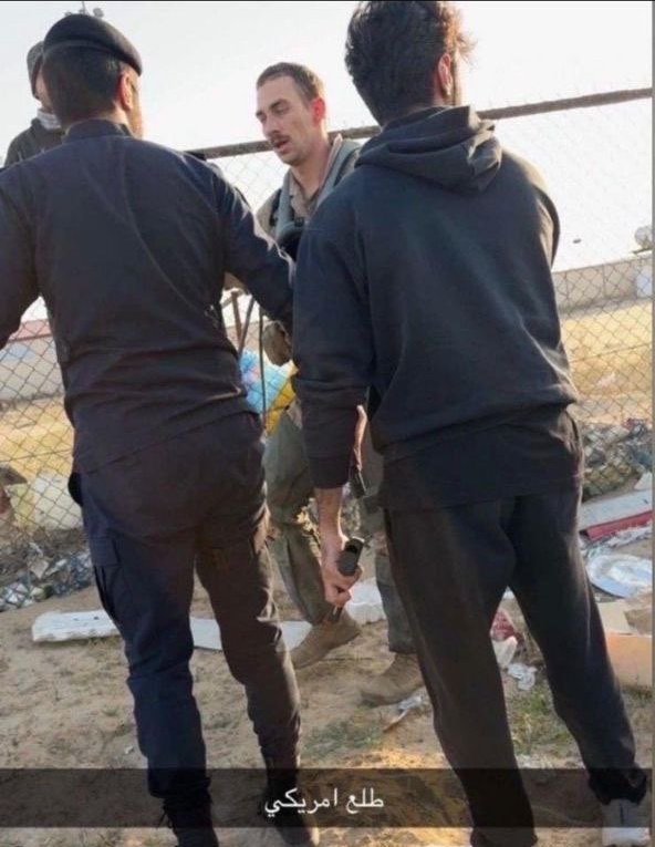 Aparentemente, un jet F-15 de los Estados Unidos cayó sobre Kuwait en lo que la Fuerza Aérea de los Estados Unidos ha descrito como un incidente de fuego amigo. 

El piloto logró eyectarse y estaría sano y salvo. #F15 #Iran #IranWar #Kuwait