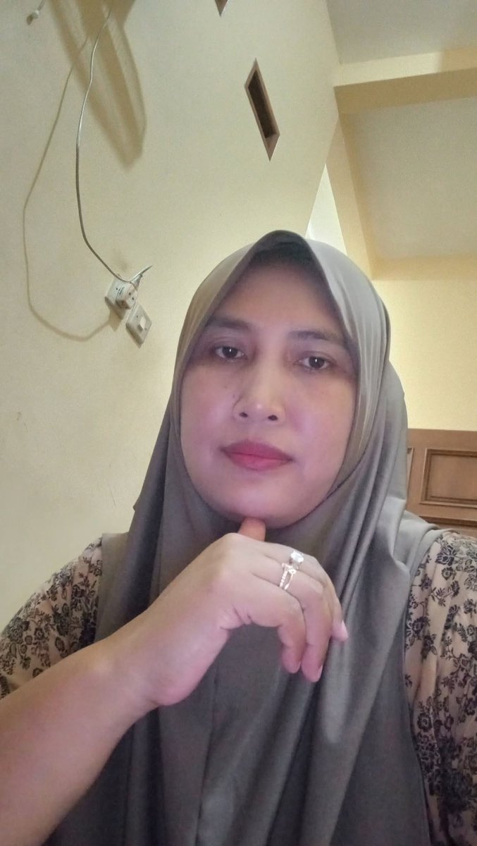 Lili Yuanti tweet media
