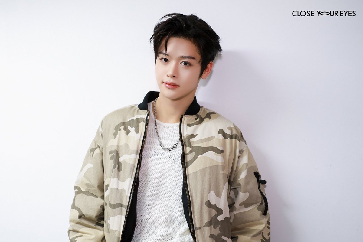 📸] Fotos behind dos VCRs da tour BEYOND YOUR EYES. [01/03