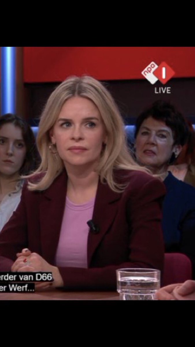 “Ach mens, ga toch koken” zou Pim Fortuyn treffend hebben gezegd bij deze domme muts van D66! 
Trump bashen is het enige wat ze kan!
En zoiets zit in de Tweede Kamer!
Een gigantisch grote leugen dat hele D66!