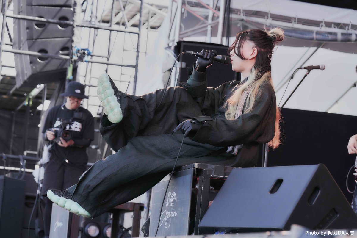 MUSIC_ON_TV_PR's tweet photo. ◢◤◢◤◢◤◢◤
#METROCK 2025
アーティストスペシャル
◢◤◢◤◢◤◢◤

#Chevon
#メトロック ステージを
30分たっぷり
明日リピート放送🎸

🎵サクラループ
🎵Banquet
🎵冥冥
🎵銃電中
🎵ダンス・デカダンス

📅3/6(金)26:30～
📱スマホ視聴可
🔗https://t.co/eWFqelfXpV https://t.co/YcREQcqw0R