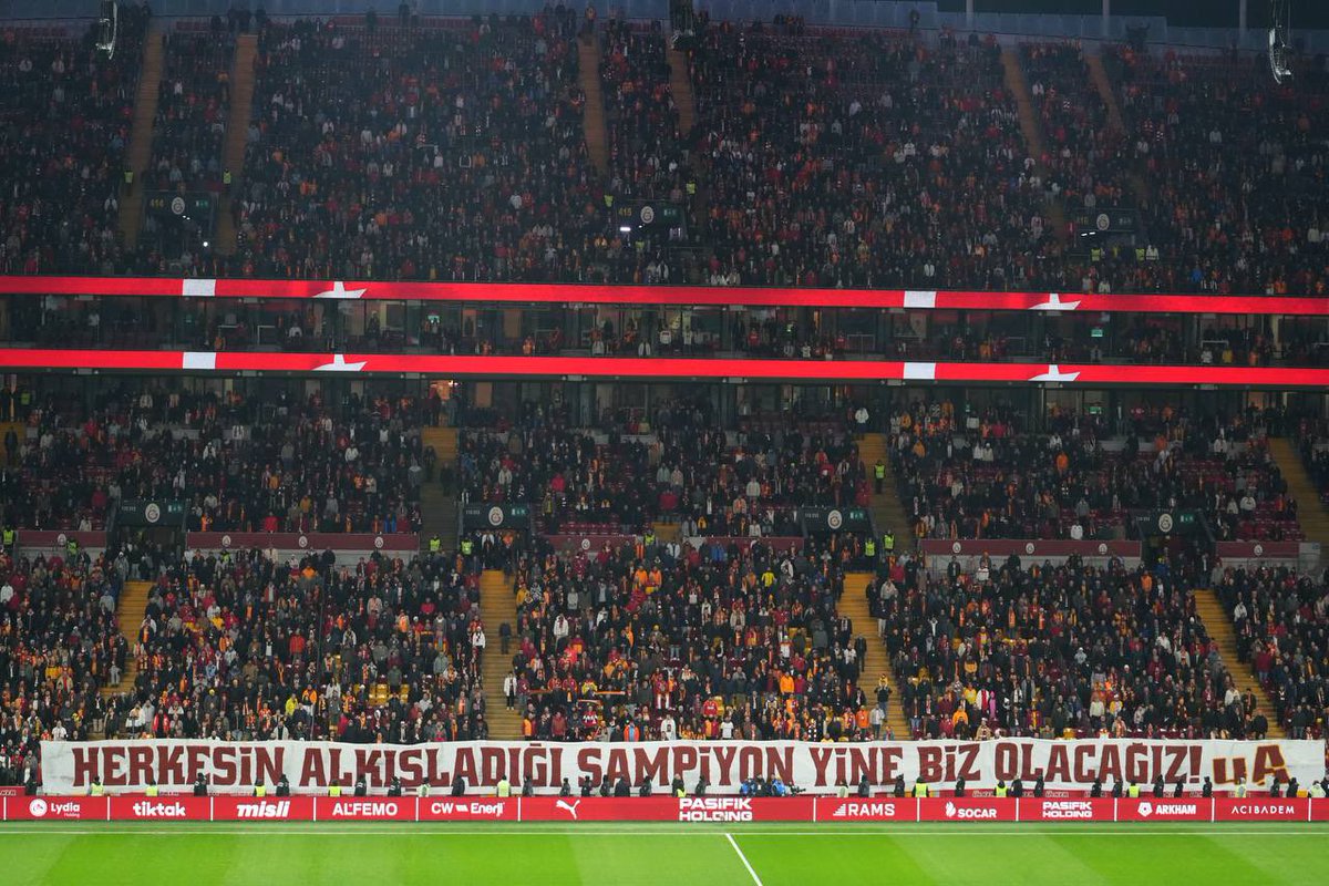 Günaydın #Galatasaray Ailesi! #ultrAslanUNI