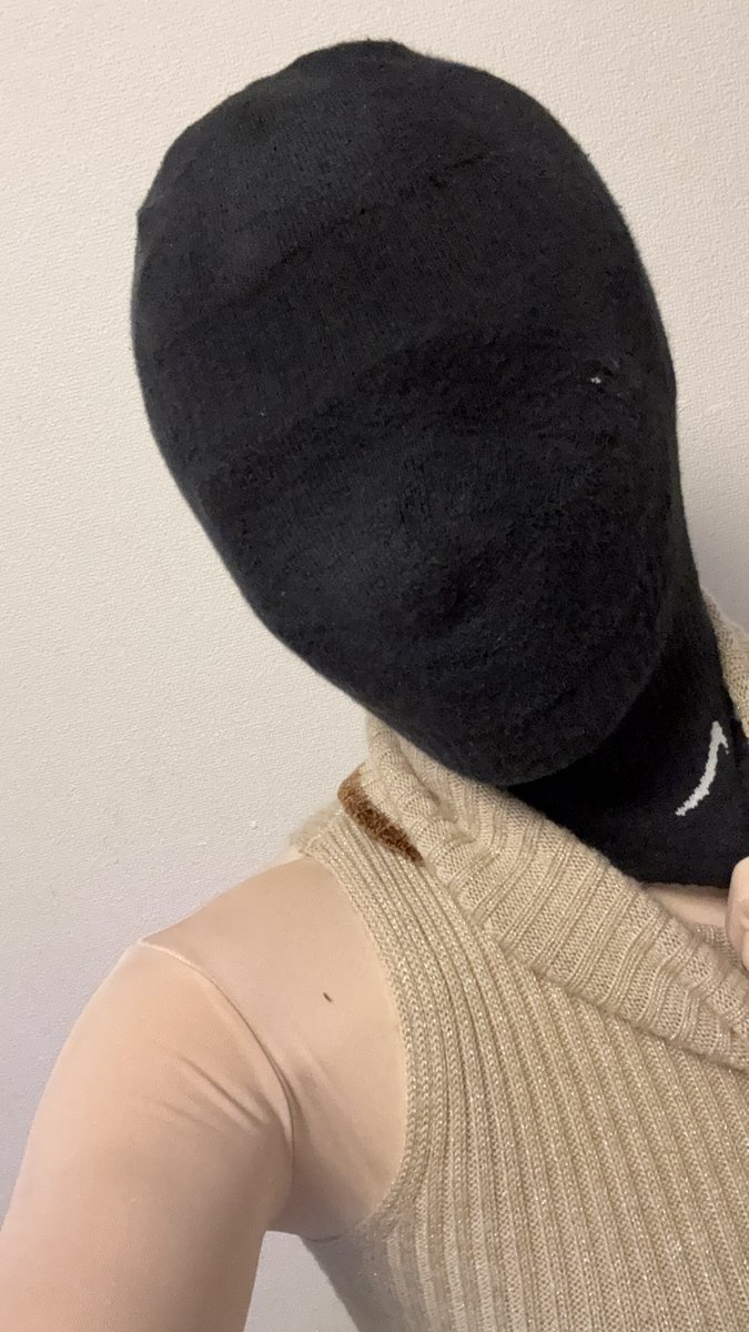 socks girl tweet media