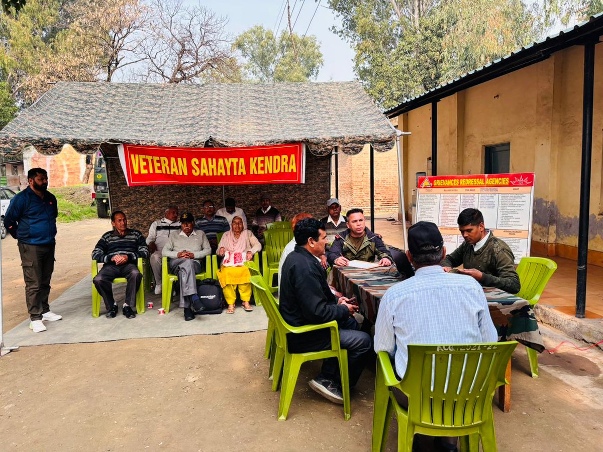 prodefencejammu's tweet image. #IndianArmy
#WeCare

 #Tigerdivision organised a Veterans outreach in the village of Abtal &amp;amp; Ramgarh in #Jammu, facilitating on-spot assistance to #VeerNaris and #Veterans, reassuring firm commitment of Indian Army &amp;amp; Nation to its soldiers and families.

@SpokespersonMoD
@adgpi