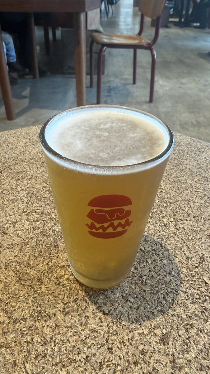 平日休みの昼間に飲むビールが一番美味しい