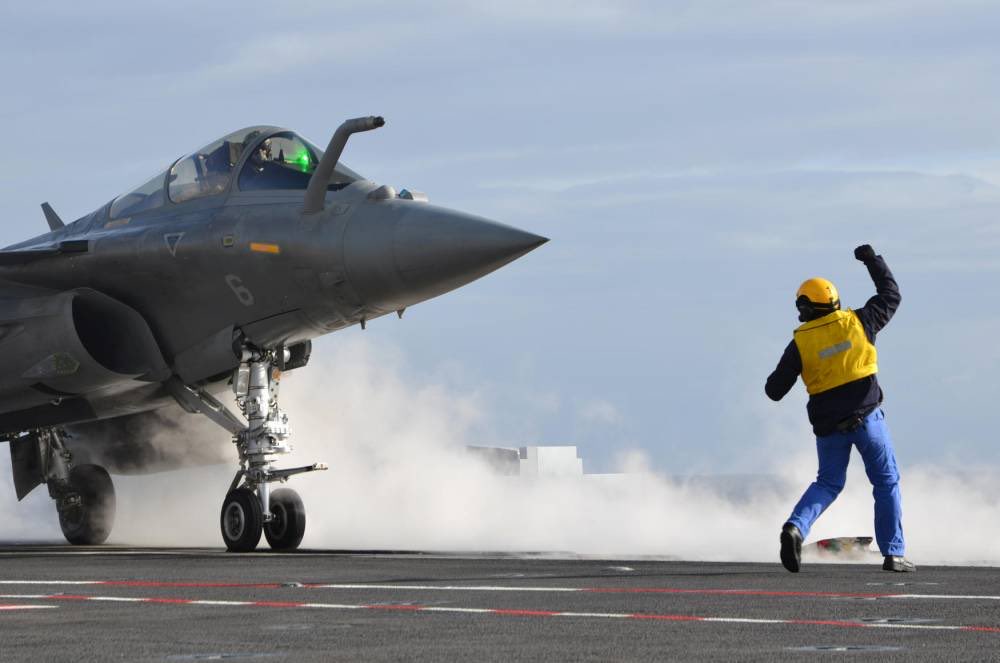 🇫🇷🇮🇷

Vous nous fatiguez les pseudos patriotes de comptoir PMU

Le PA Charles de Gaulle est en Suède au moment des frappes contre l’Iran ?
➡️ « haha on est ridicule !! »

Le PA est redéployé pour faire face à la menace 🇮🇷 ?
➡️ « on ira pas mourir pour Macron »

Bas de QI bordel