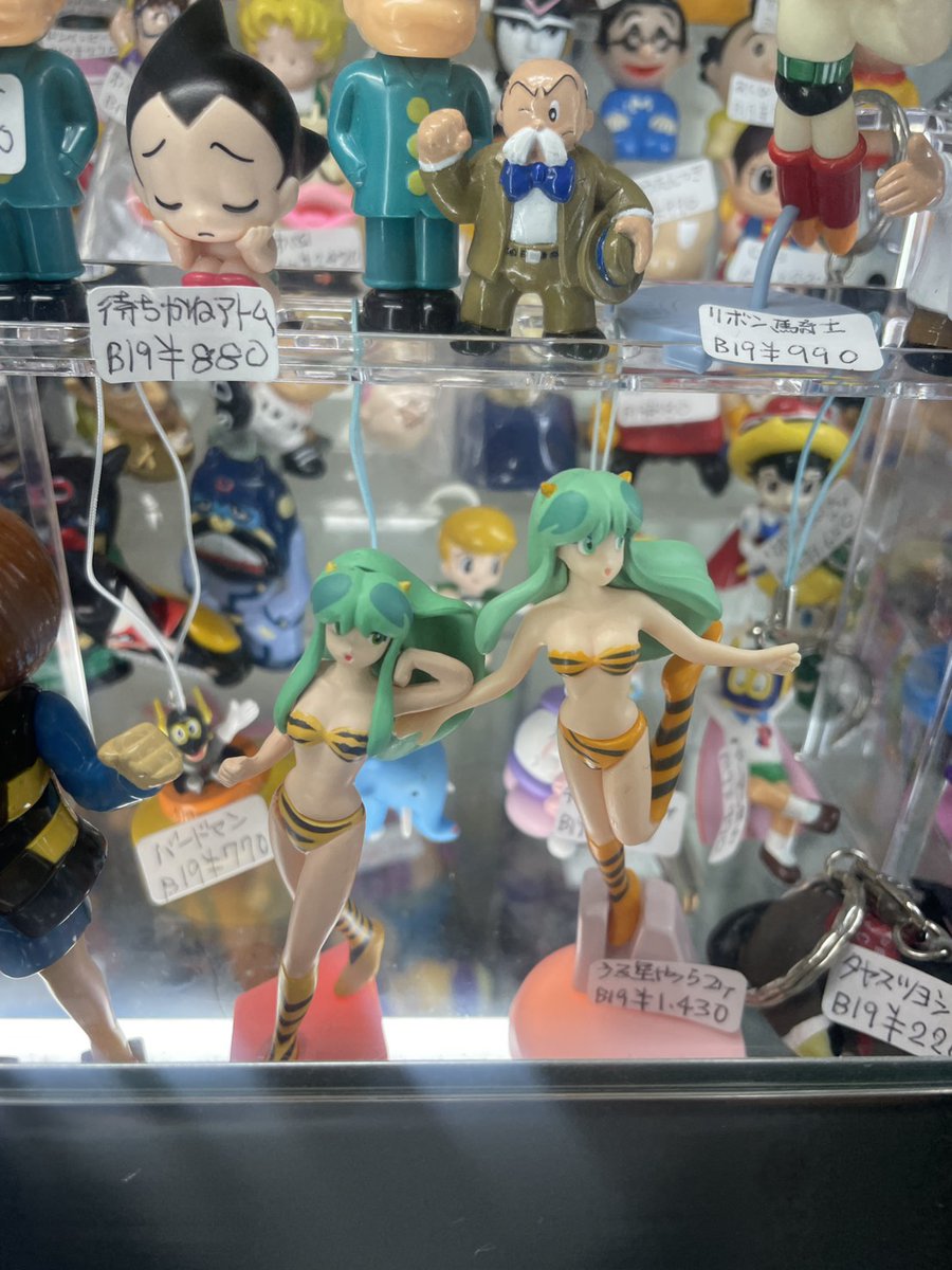 ☆B19ケースに入荷しました!! うる星やつら ラム 各種 おそ松くん 2個