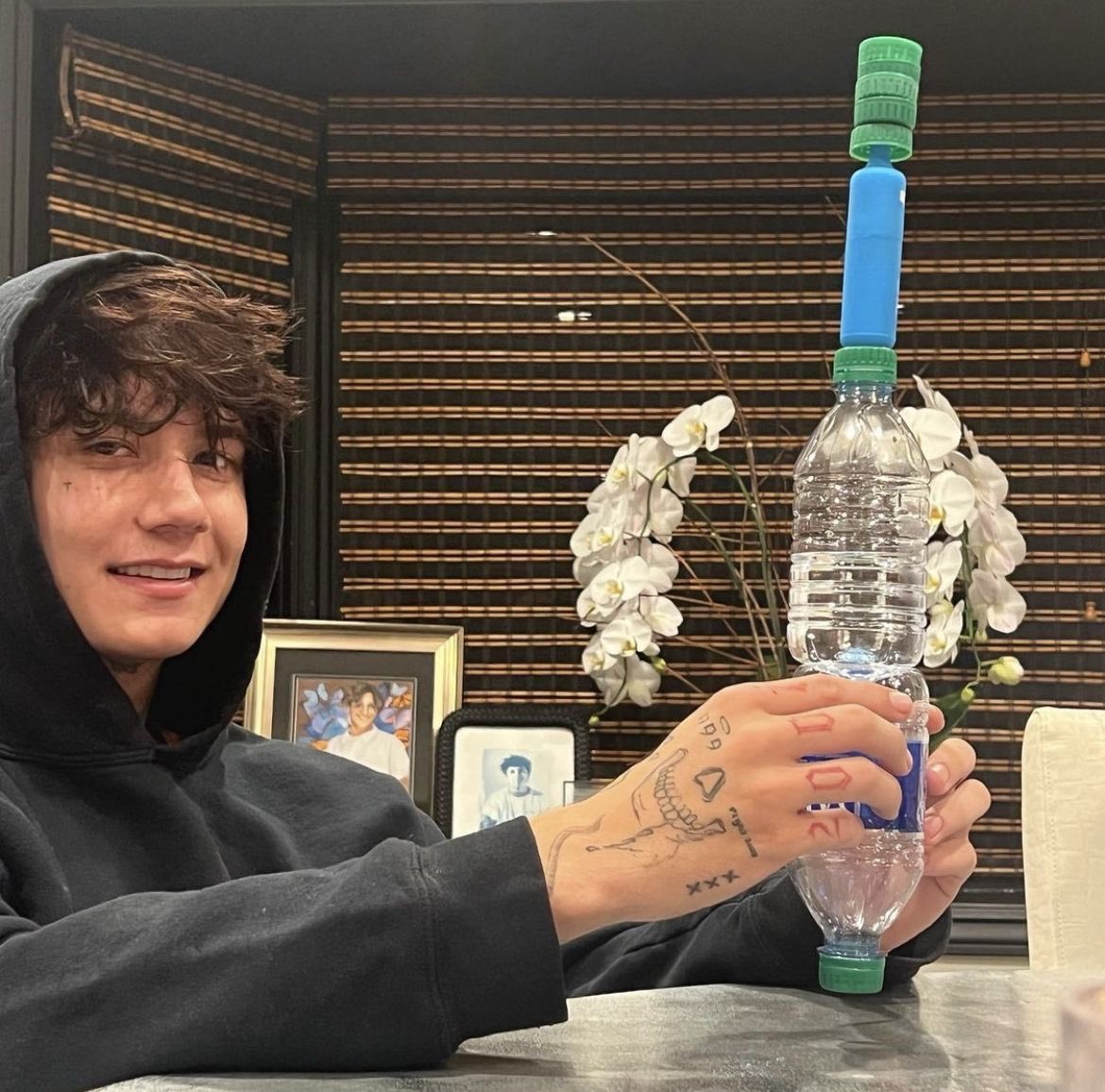 𝓏𝑜𝓇𝓇𝑜 tweet media