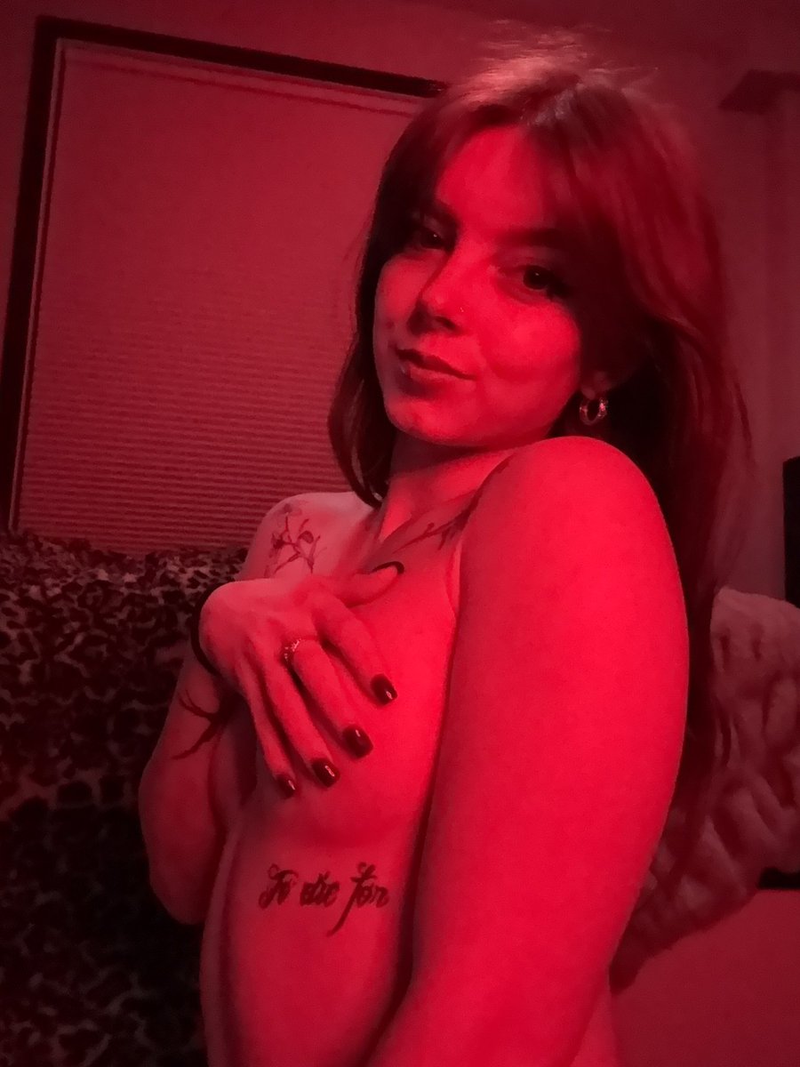 sinonsilk's tweet photo. titty worship has the potential to make me cum FUN FACT 🫣😫 

#nsfwtwtًً #titties #redhead #tease #nsfw #sexy #teen #agegap #tattoo https://t.co/pjjy7jRNQm