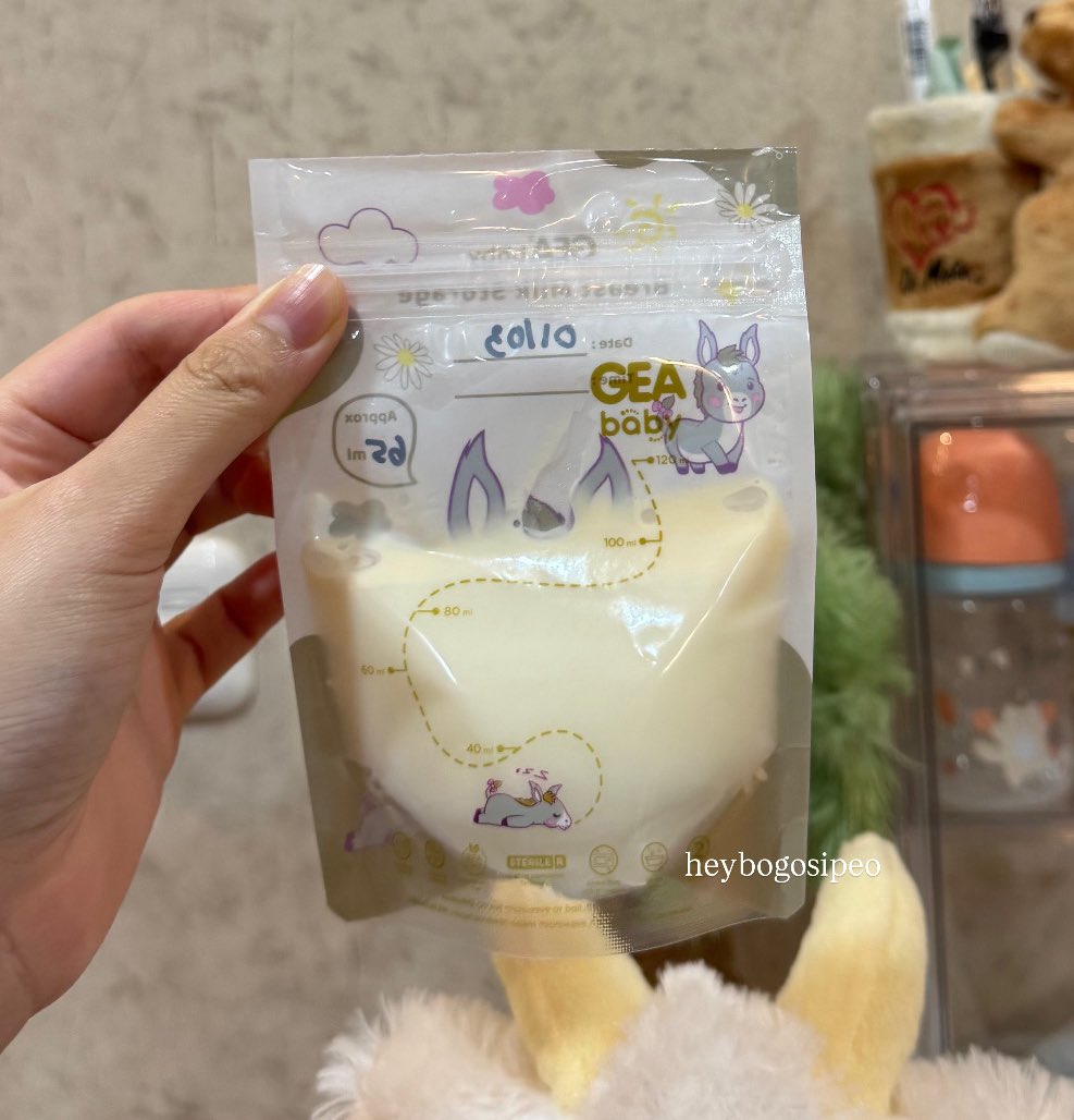 tubuh perempuan hebat banget ya…

kiri hasil pumping setelah berhasil puasa, lapisan lemak (kuning) sedikit dibanding yang putih agak keruh. kanan hasil pumping gak puasa, lemaknya lebih banyak &amp; kental.

setidaknya aku udah berusaha &amp; ngerasain nikmatnya puasa as busui🫶🏻