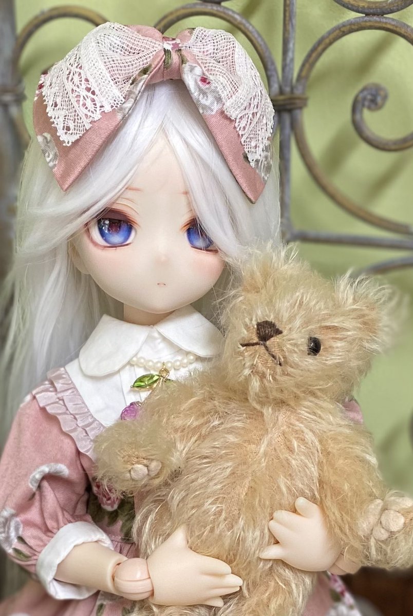 お譲り先の決まらなかったワンピースは、この子に着てもらいました⭐︎
（imomoボディもギリok?）

#DDH28
#Angela_Garden