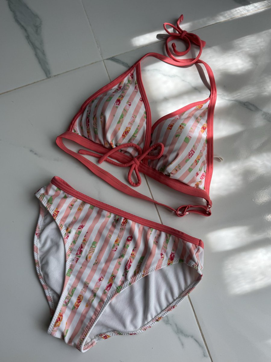buttxerr's tweet photo. 🎀ส่งต่อบิกินี่ มีฟองน้ำในตัว ปรับสายได้อก28-32” สะโพก32-36” 190฿รวมส่ง งดต่อ ไม่มีตำหนิค่ะ 

 #ส่งต่อcintage #ส่งต่อ #เสื้อผ้ามือ2 #เสื้อผ้ามือสองสภาพดี #เสื้อผ้าแฟชั่นผู้หญิง #ชุดว่ายน้ำมือสอง #ชุดว่ายน้ํา #ส่งต่อชุดว่ายน้ํา #vghbkk #ชุดว่ายน้ำคนอกเล็ก #ทูพีช #วันพีช #Bikini https://t.co/S4i9twEBem