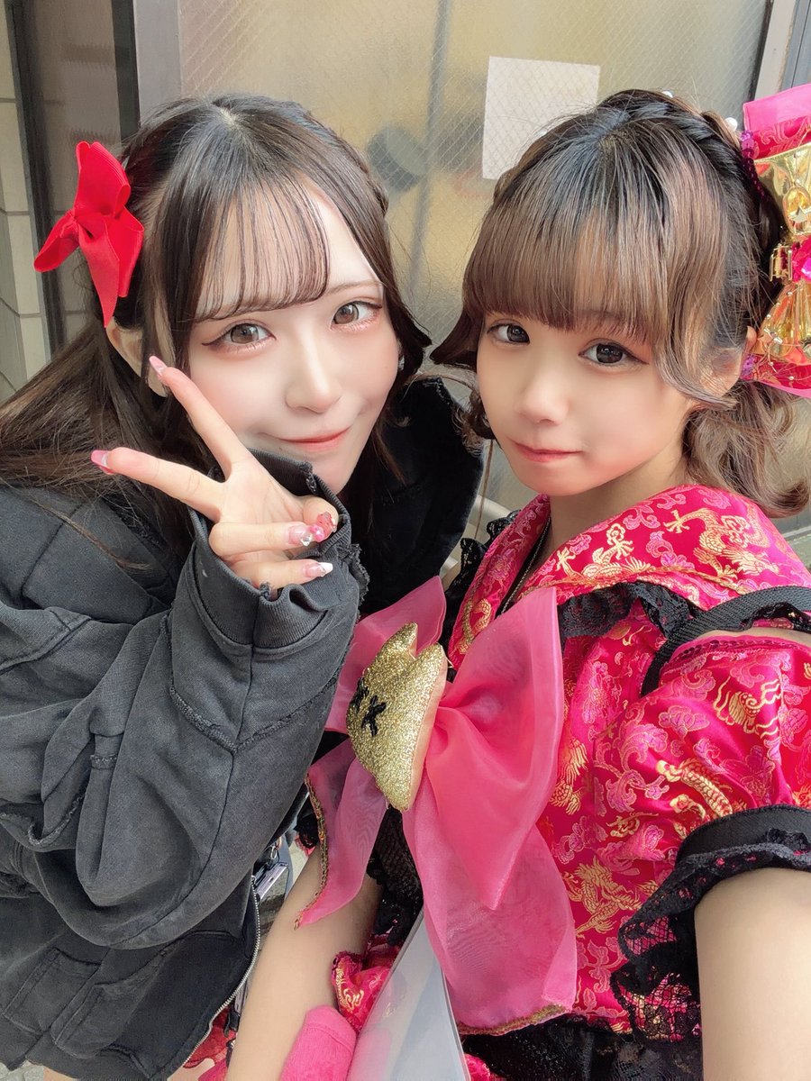 PrismPotionさんのさくちゃん❤️ 物販中にライブ見てダンス上手い子