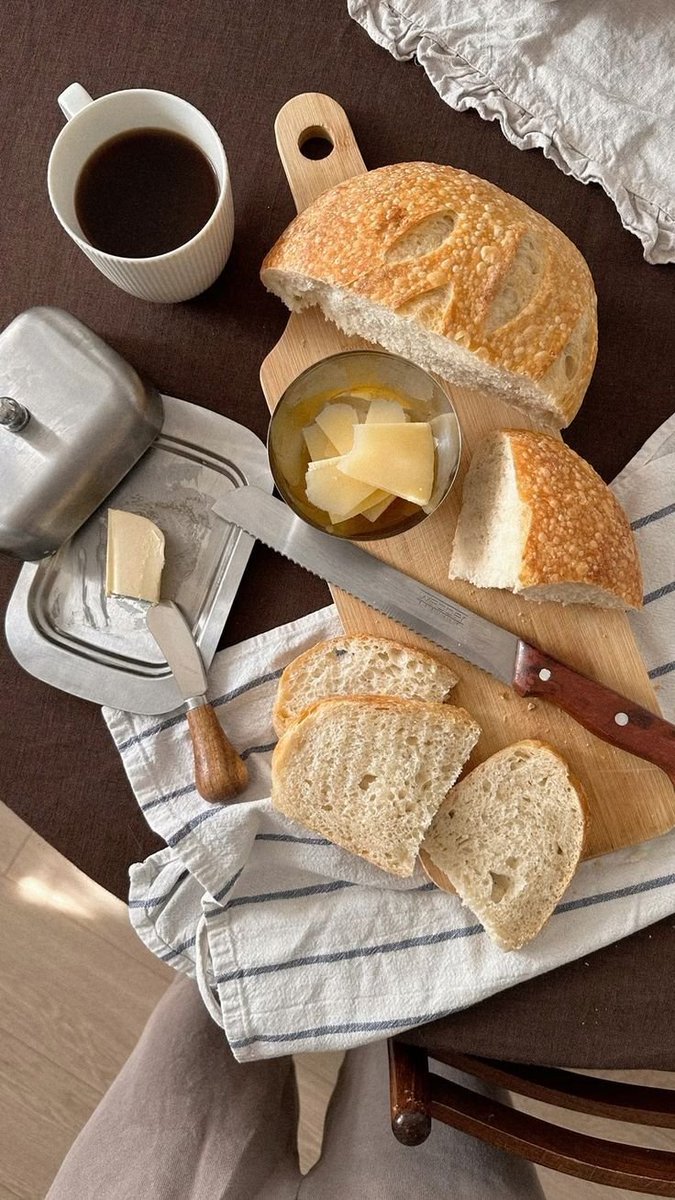 etherealdior's tweet photo. bread appreciation post 🍞 https://t.co/IwBrILrHDx