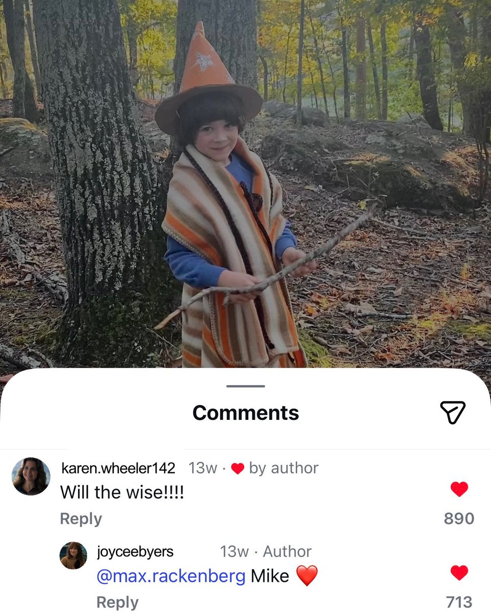 miwi on their mom's phones😔❤️