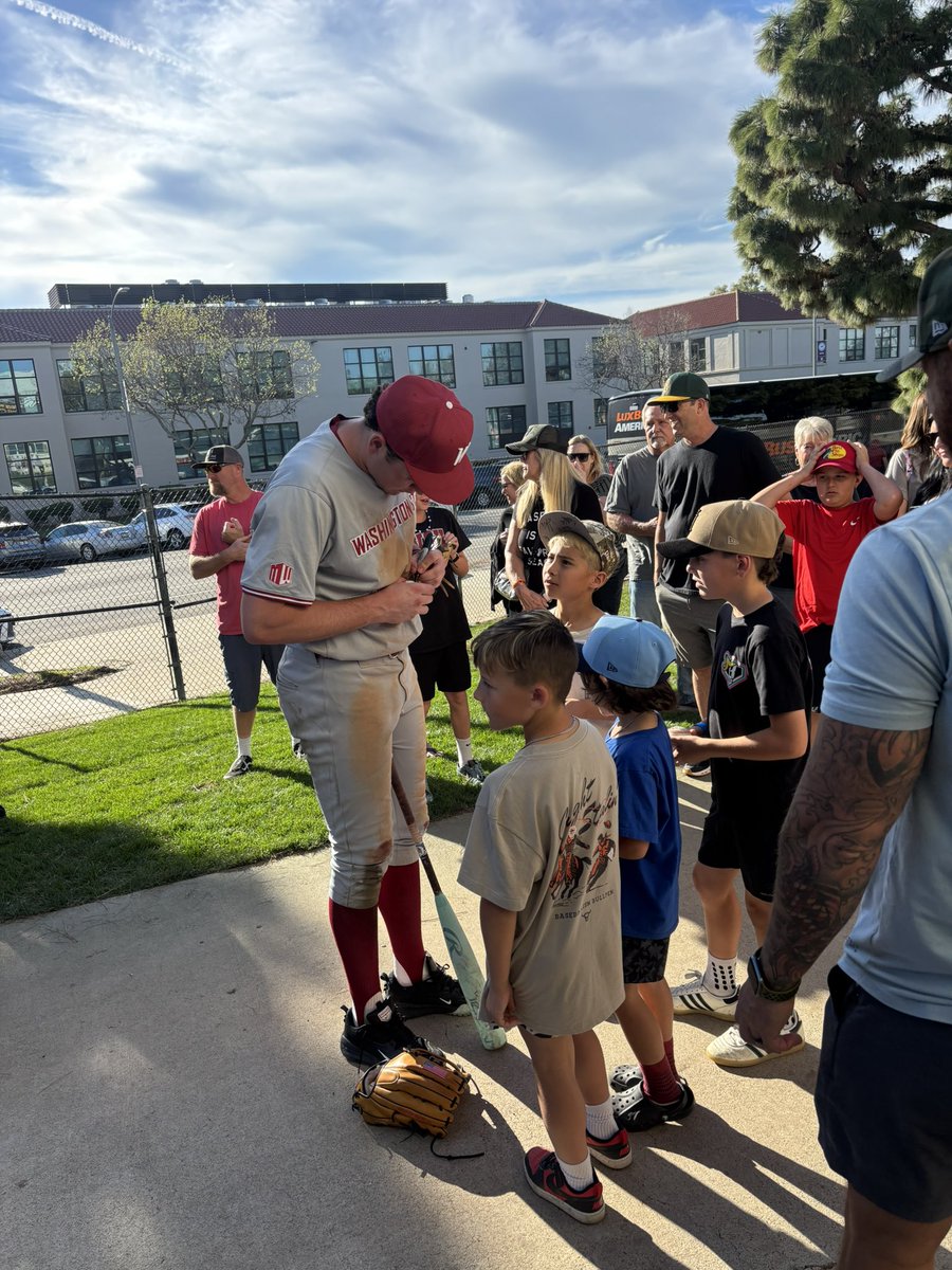 Coach Travis Robinson tweet media