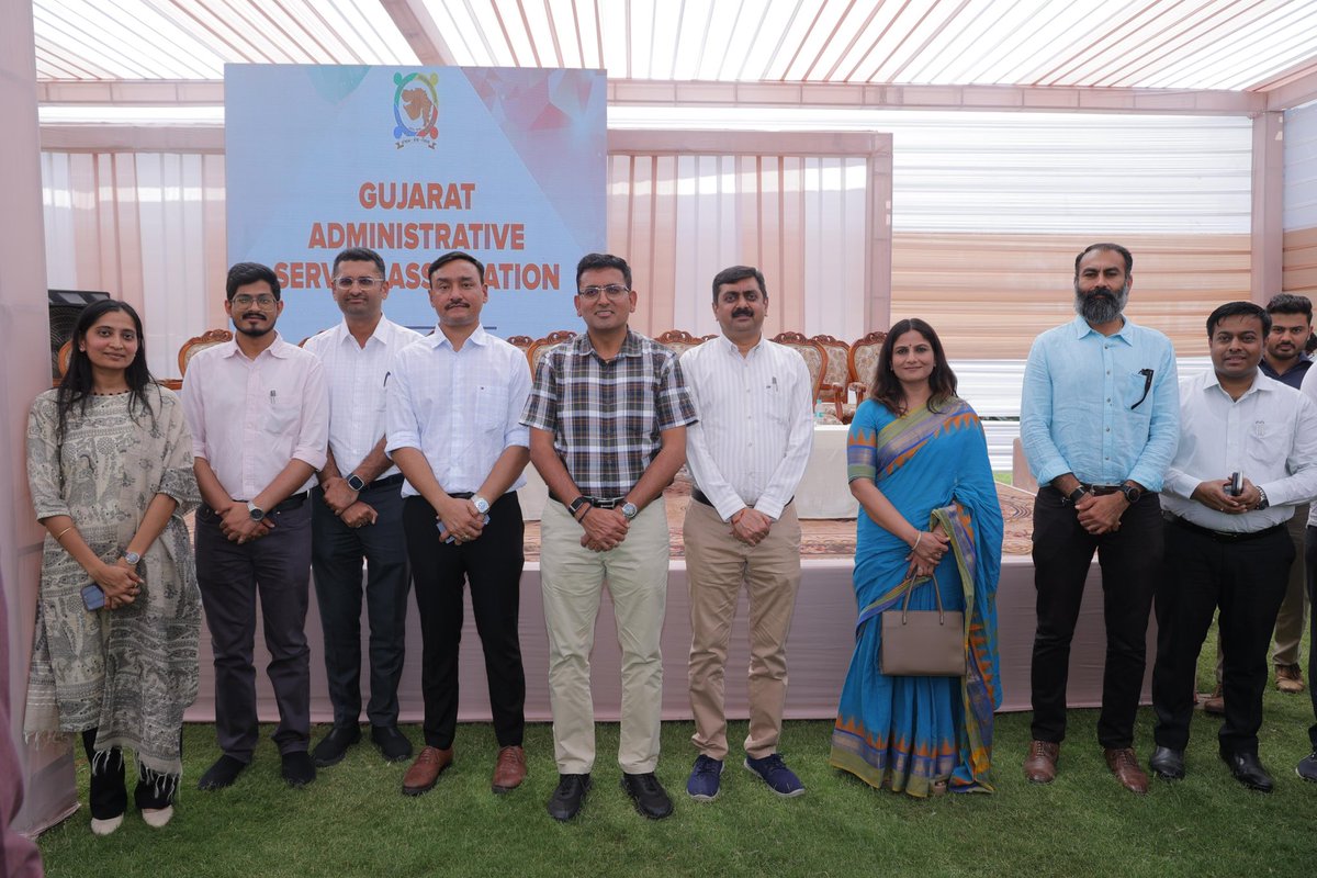 આજ રોજ GAS એસોસીએશનની સામાન્ય સભા યોજાઇ જેમાં નિવૃત્ત તથા IAS સંવર્ગ માં પ્રમોટેડ અધિકારીશ્રીઓનું સન્માન કરવામાં આવ્યું .૧ એપ્રિલ,૨૦૦૫ સુધી નિયુક્ત થયેલાને જૂની પેન્શન યોજનામાં સમાવવા બદલ સરકારશ્રીનો આભાર માનવામા આવ્યો .GAS એસો. ની App લોન્ચ તથા નવીન કારોબારી ની રચના કરવામાં આવી