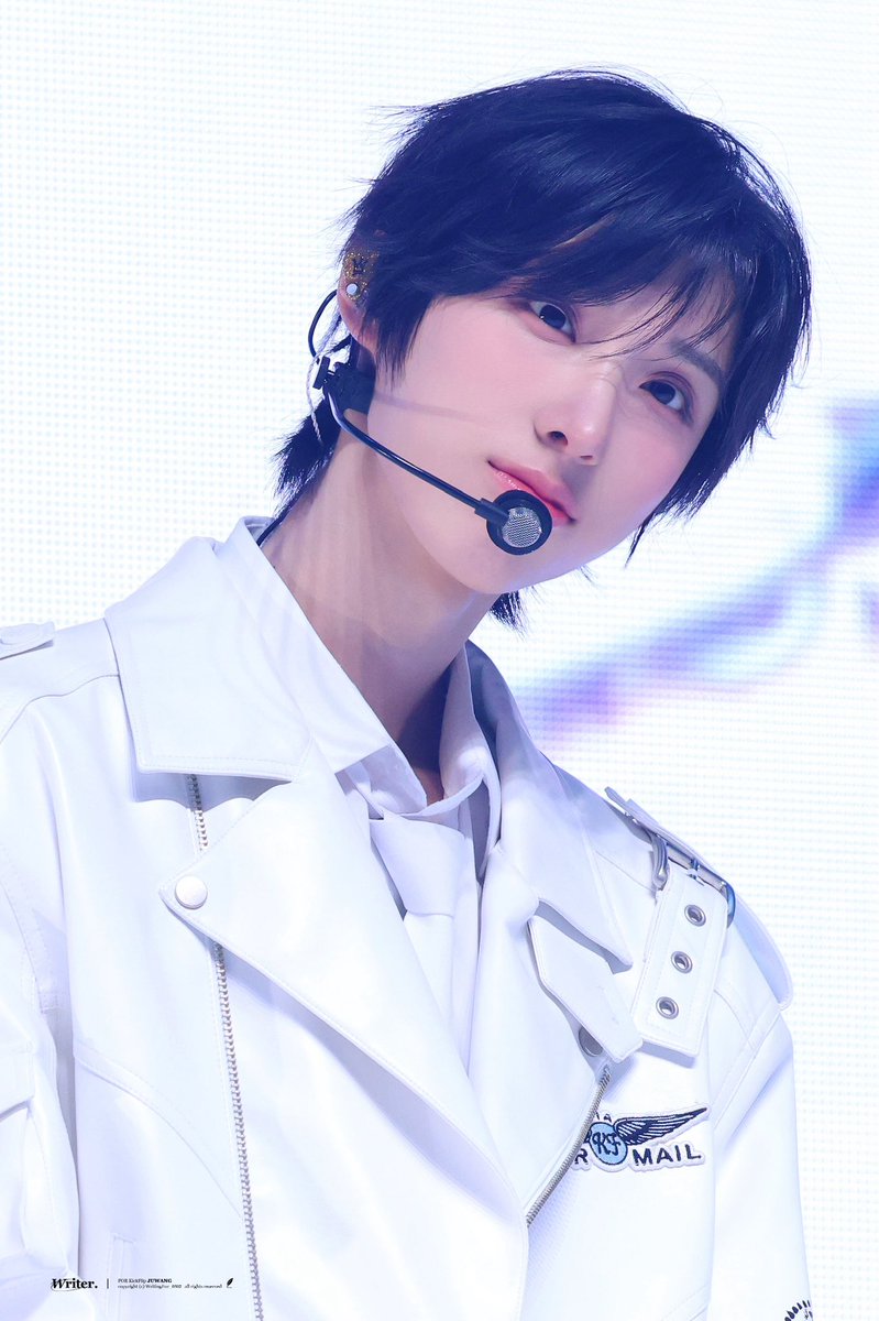 𝑾𝐫𝐢𝐭𝐞𝐫. tweet media