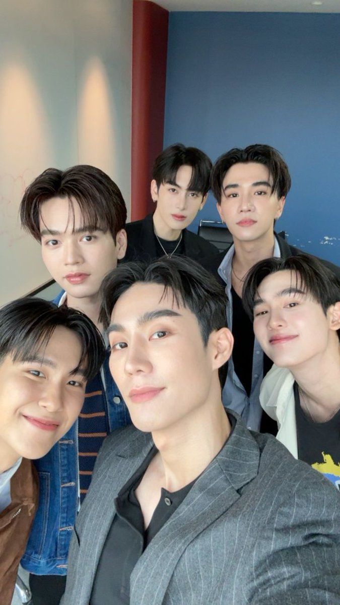 ⓘ 𝖸𝗈𝗎𝗋 𝖦𝗒𝗆 𝖻𝗎𝖽𝖽𝗒, 𝟣𝟫𝟫𝟩 𝖬𝖺𝗇 ✱ tweet media