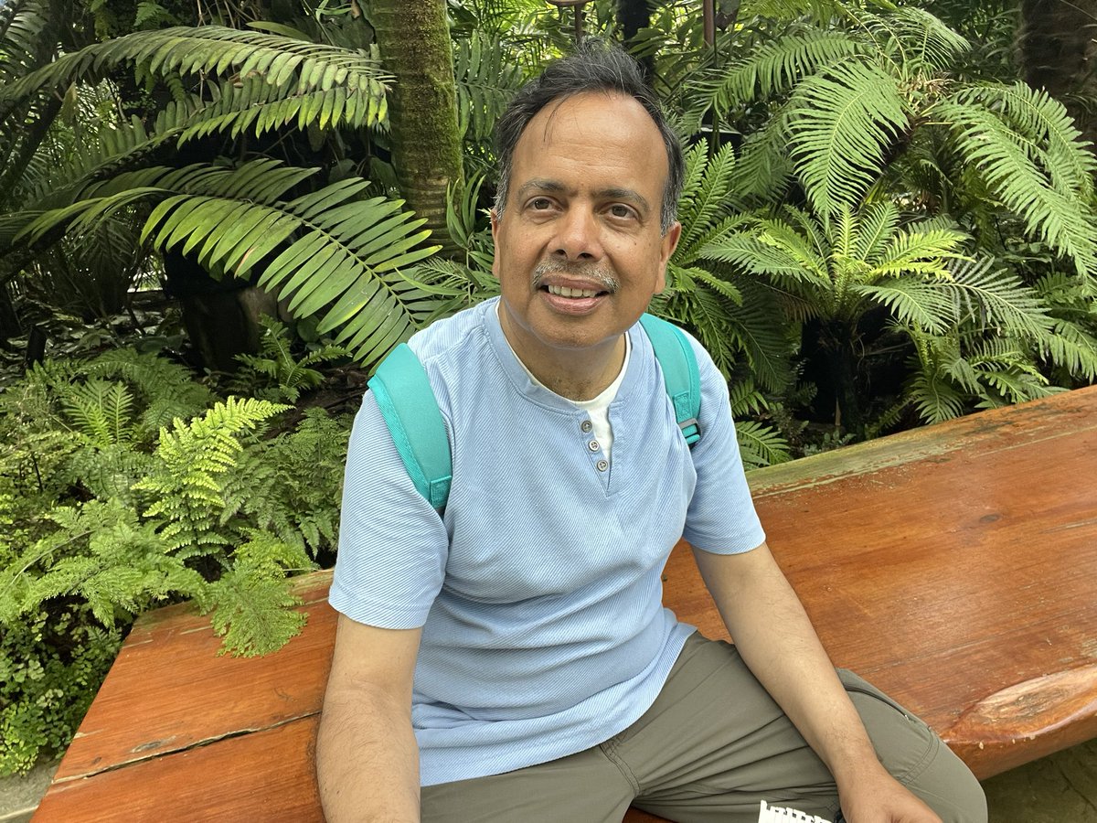 mbhatt66's tweet photo. सुना है,
कल फिर से कहीं,
मनुष्य का,
दिमाग़ फिरा है,
बारूद में लगाई गई है आग,
और,
इंसानियत का जमीर मरा है,
कुछ छद्म क़िस्सों कहानियों में,
मनुष्य का ख़ून करके,
मनुष्यत्व मरा है,
सुना है,
कल फिर से कहीं,
मनुष्य का,
दिमाग़ फिरा है,
सुना है
दुनिया में
एक नया युद्ध छिड़ा है,
#विस्मित https://t.co/IA87RR9Kek