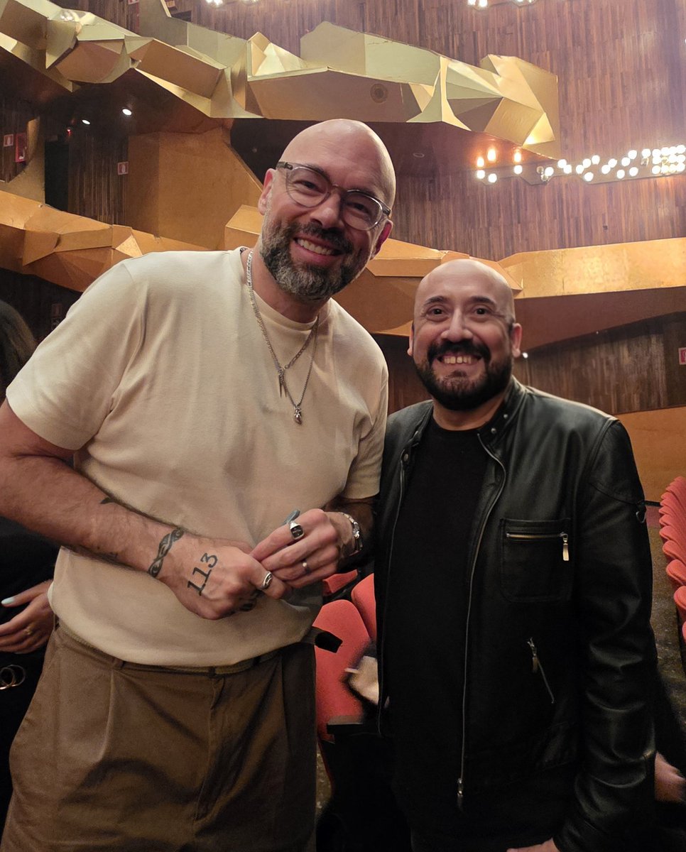 RaulCastanaza's tweet image. Y para mi galería de artistas con el maestro @santicruz tipazo en todo el sentido de la palabra #artistas #radio #guatemala 📸🇬🇹🙏