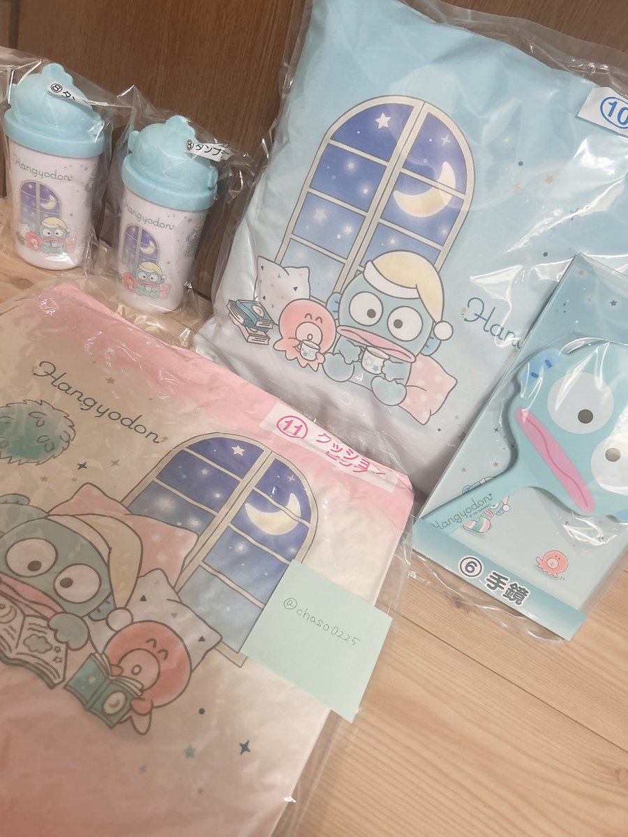 chaso0225's tweet photo. ハンギョドン くじ 交換

【譲】画像内のもの

【求】収納バッグ

郵送にての交換希望です。 https://t.co/yGSwRzgz8n