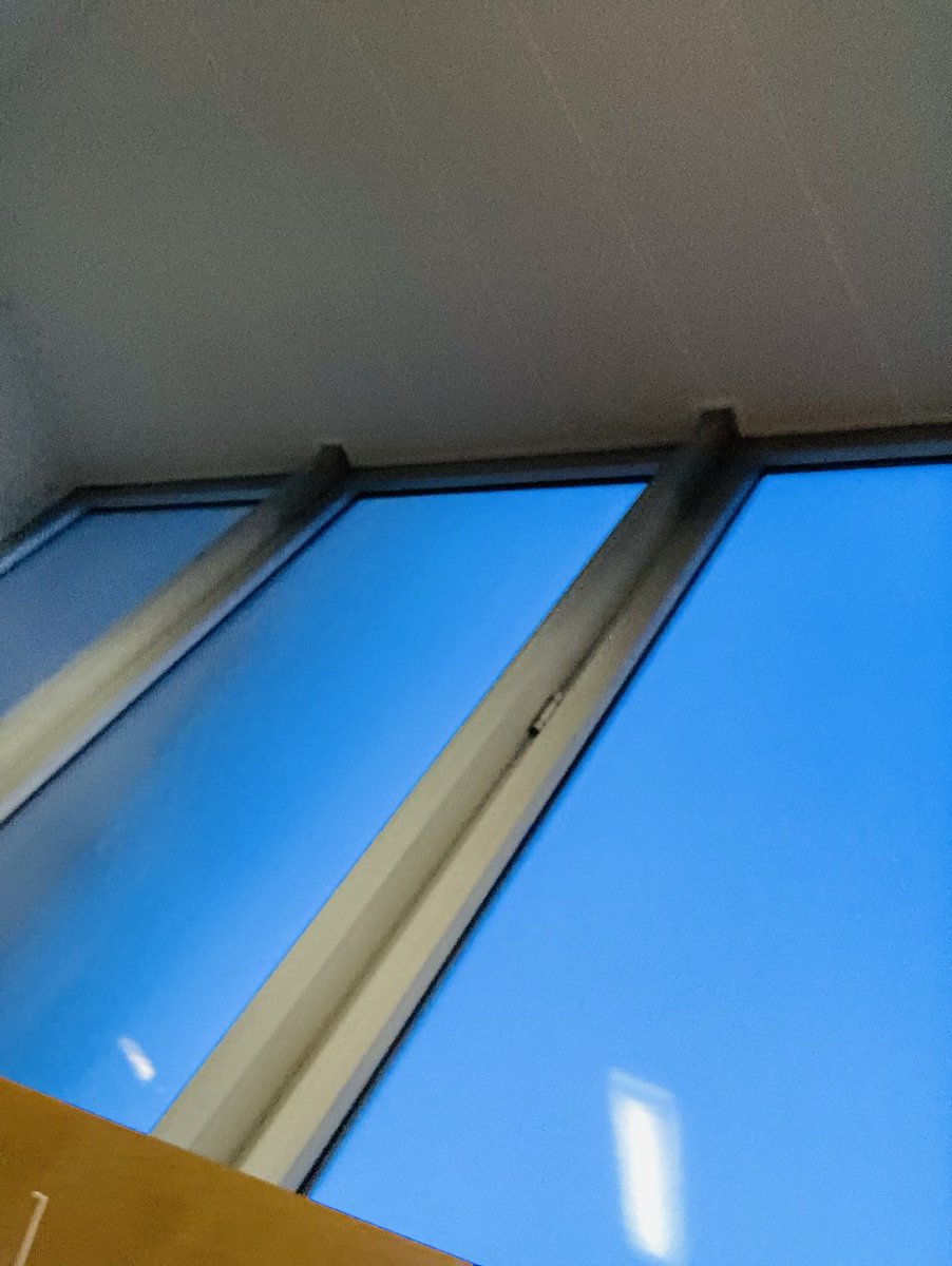 thesecretvoice4's tweet photo. Coucou.. suitedes  #aventures aux ⁦@hug_ge⁩ live .. 1 semaine deja, toujours en difficulté., mais grande visite desmedecins auj.. quoi qu’il arrive. 6h , apres la 🩸💉 prise de sang. On bouge :) on va se prendre un café.. meilleur à la machine :) j’avoue desolée.. :) &amp; .. https://t.co/DyDLZq9cfu