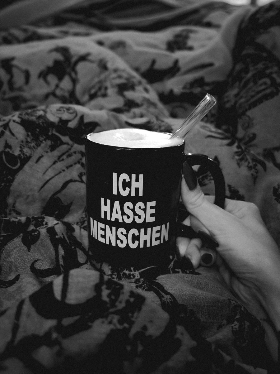 Kittie_Noir13's tweet image. Guten Morgen und einen wundervollen Wochenstart.
Wer von euch hat so eine Tasse auch?
.
#coffeemug #ihatepeople #Coffee #MorningVibes #blackandwhite #goodmorningmonday #morningmotivation #MondayMood