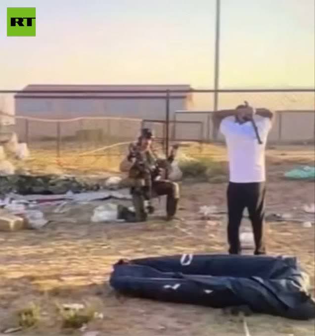 MahalaxmiRaman's tweet image. DOWNED US F-15 PILOT FILMED BY #KUWAITIS
#F15   ✈️️

US pilot 👨‍✈️️ in #Kuwait 🇰🇼 

#MiddleEastCrisis