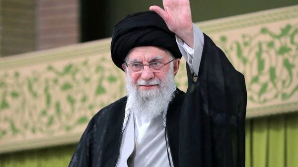 MENAFN's tweet image. 'Months Of Tracking Movements And Patterns': How US Found Ayatollah Ali Khamenei's Exact Location #'Months #Tracking #Movements #Patterns': #Found #Ayatollah #Khamenei's #Exact #Location #Facebook #Twitter #Meta #Instagram #TikTok dlvr.it/TRDyY3