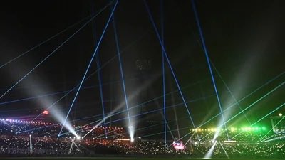 mufaddal_vohra's tweet photo. Sunil Gavaskar and Ravi Shastri livid at ICC’s mid-match activity during India-West Indies match:

Gavaskar - You’ve a laser thing going on. This is the WC, and for two and a half minutes, do you need this kind of entertainment? In the IPL, that is fine. In the World Cup, do we need these laser shows in the middle of the drinks break.

Shastri - And from the players’ point of view, to switch back on, is never easy. It’s serious stuff.