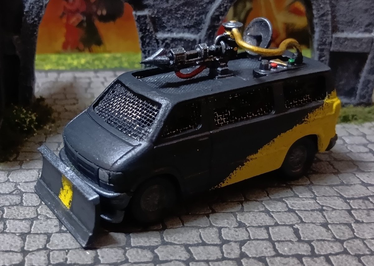 davidlee74's tweet photo. I’ve managed to finish my second Gaslands team ready for a game tomorrow. Cutting it a bit close, but it’s ready to hit the table. If I am honest I have probably overhighlighted the black, so it more grey now, but it looks fine at arms length.
Here is the Astor Old Guard https://t.co/jLtpRcdt1C