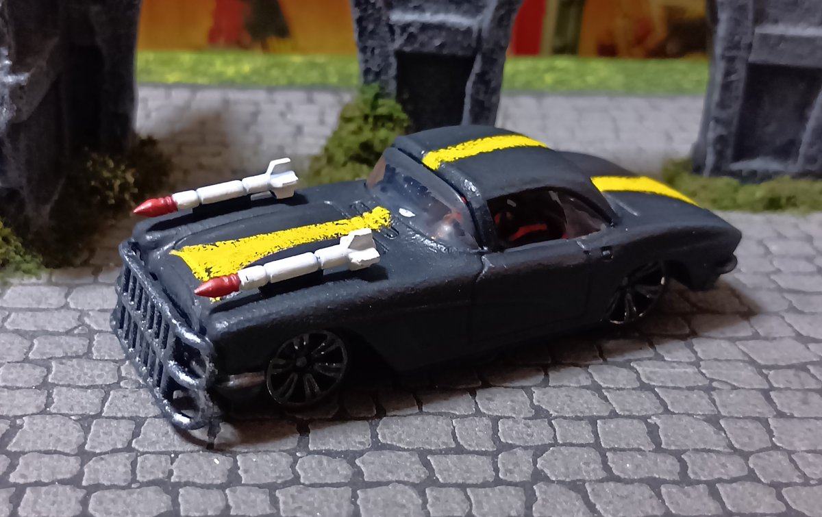 davidlee74's tweet photo. I’ve managed to finish my second Gaslands team ready for a game tomorrow. Cutting it a bit close, but it’s ready to hit the table. If I am honest I have probably overhighlighted the black, so it more grey now, but it looks fine at arms length.
Here is the Astor Old Guard https://t.co/jLtpRcdt1C