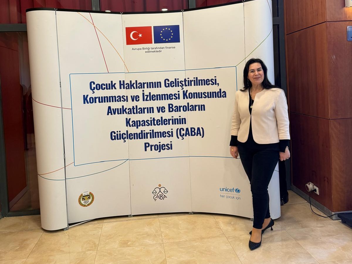 ankara2barosu's tweet photo. 26–28 Şubat tarihleri arasında Antalya’da gerçekleştirilen, Türkiye Barolar Birliği Başkanlığı Uluslararası İlişkiler ve Avrupa Birliği Merkezi tarafından düzenlenen “Çocuk Haklarının Geliştirilmesi, Korunması ve İzlenmesi Konusunda Avukatların ve Baroların Kapasitelerinin Güçlendirilmesi (ÇABA) Projesi”ne Baromuzu temsilen Aile Merkezi Başkanımız Av. Nihan Ünver Arı ile Merkez Üyelerimiz Av. Fahriye Hasren Atmaca, Av. Melike Gökçenur Karcı ve Av. Kardelen Özbay Bülbül katılım sağlamıştır.