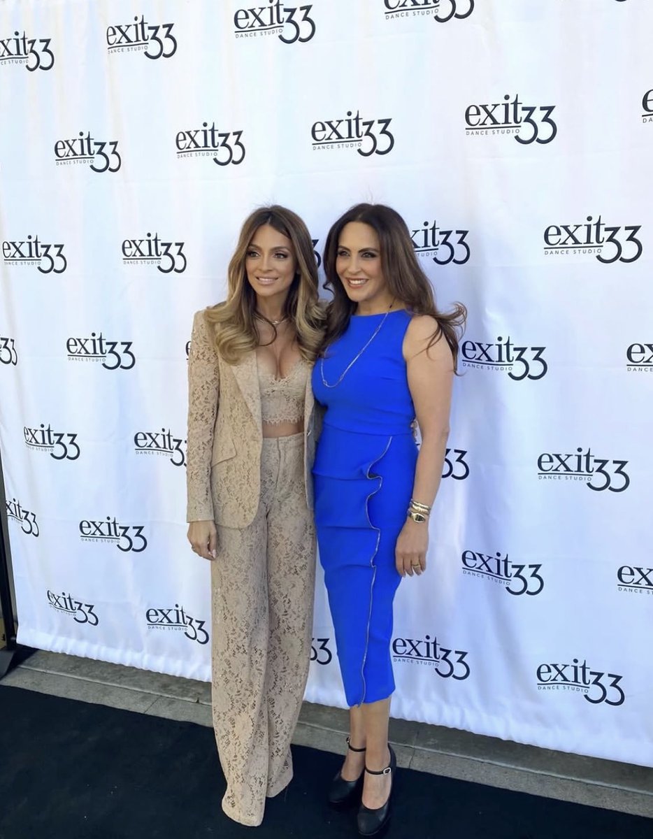 sharona4bh's tweet photo. Congratulations to Shantel on the grand opening of Exit 33 in Beverly Hills.

Proud to see a new space focused on empowerment and community thrive in our city.

Wishing continued success.

#BeverlyHills #Exit33 #Sharona4BH https://t.co/MTtwsG6N2i
