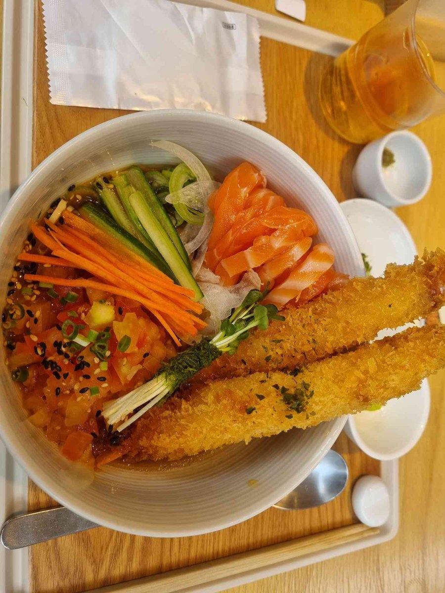 churluv's tweet photo. 어제 먹은 연어국수! 정말 맛있었당 https://t.co/MhmBDYcB68