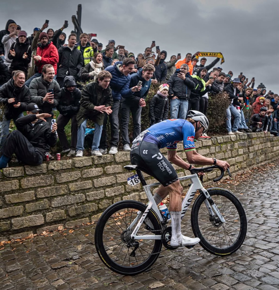 Lukáš Ronald Lukács tweet media