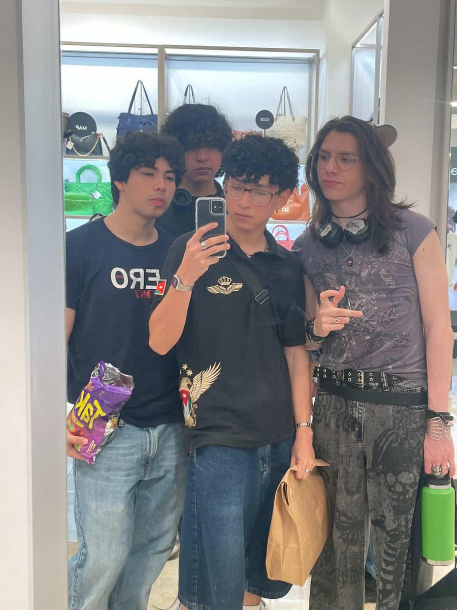 Bayeyo Bush tweet media