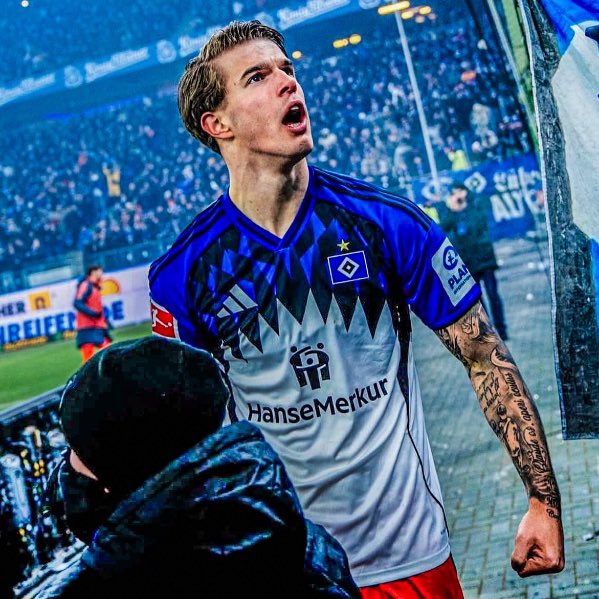 These are the signings Barca should make considering there financial situation 

Marcos Senesi Age 28 🇦🇷: Lcb would be on a free

Joaquin Panichelli Age 22🇦🇷: Striker would be valued at 20-40m

Luka Vuskovic Age 19 🇭🇷:Rcb one of the most talented Cb prospects valued at 25-40m