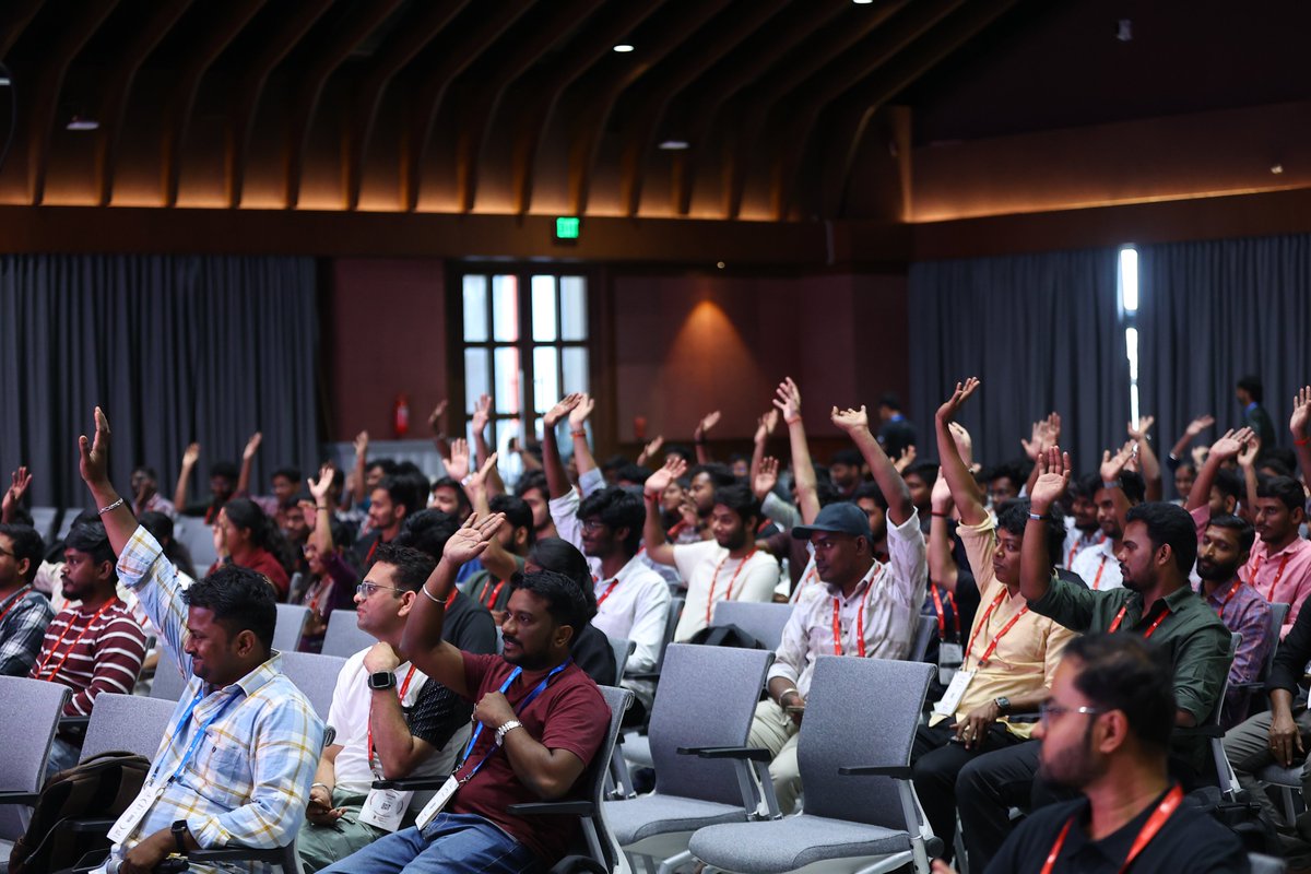 Zoho Apptics tweet media