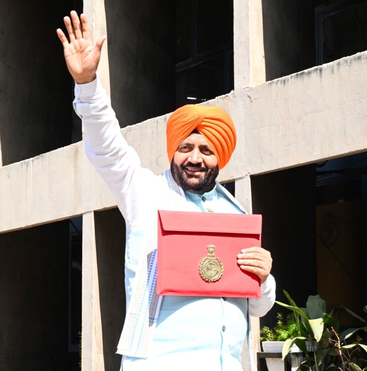 Nayab Saini tweet media