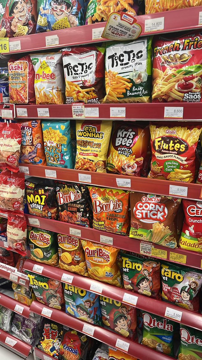 ratjunmuu's tweet image. STOP BUANG WAKTU BENGONG DI RAK JAJAN 😭

Siapa yang tiap ke Alfamart/Indomaret muter 3 kali tapi ujung-ujungnya nggak yakin mau beli apa?

Sini. Aku spill jajanan yang BENERAN enak biar kamu nggak salah pilih lagi.,