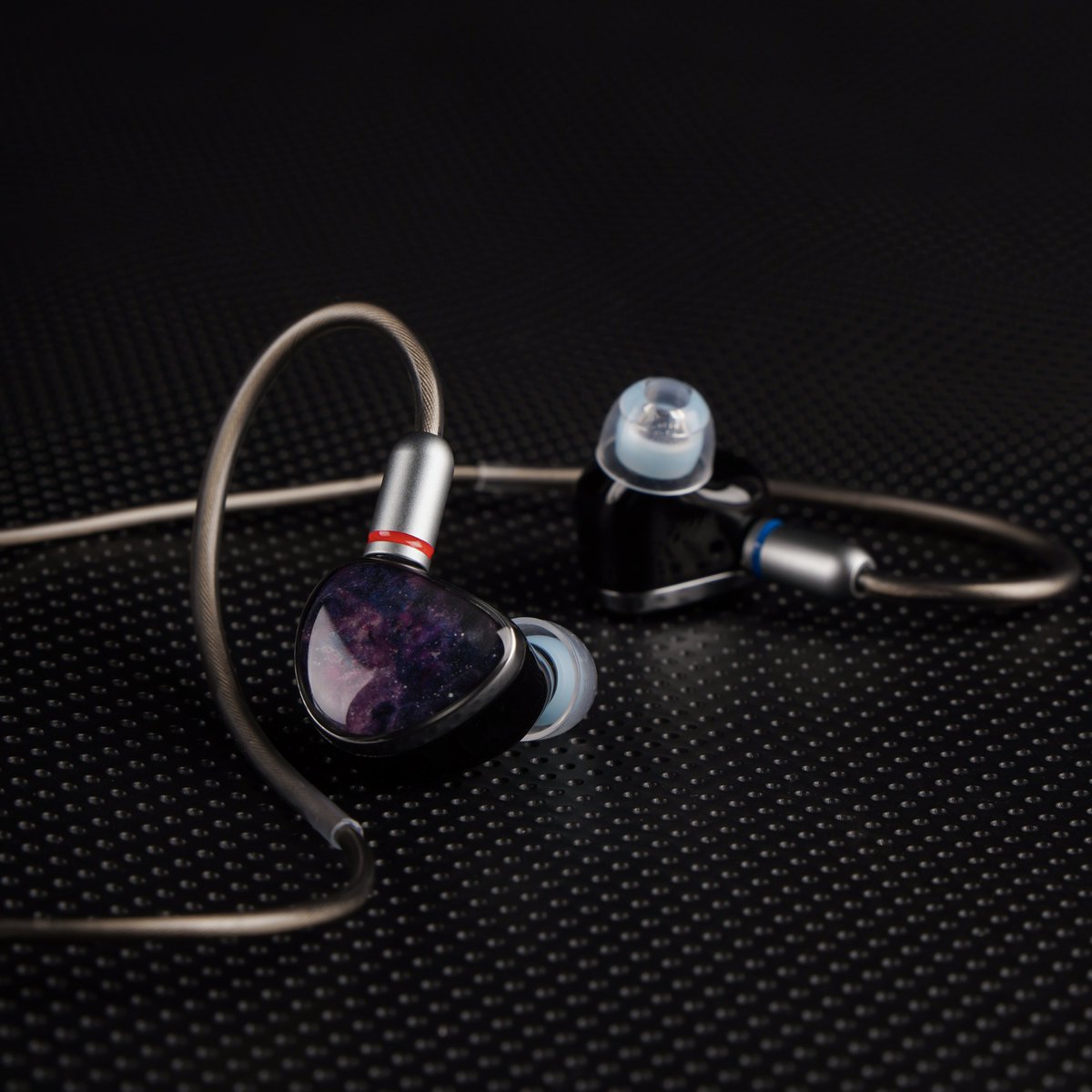 NicehckAudio's tweet image. NICEHCK NX8 8-Driver Hybrid IEM + Octave ES9039Q2M DAC

🔥 Flagship sound | 550mW balanced output
🎵 Precision 3D cavity | Custom APP EQ tuning
💜 Sleek purple galaxy design – luxury meets performance! ✨

🛒nicehck.com/products/niceh…

#HiFi #IEM #DAC #NICEHCK #audiophile